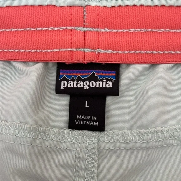 NWOT Patagonia Kids Baggies - Picture 3 of 4